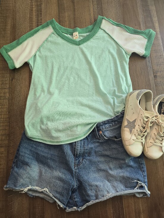 7th Ray Tops - Mint Green Raglan V Neck Top Waffle Sleeve Boutique Size L